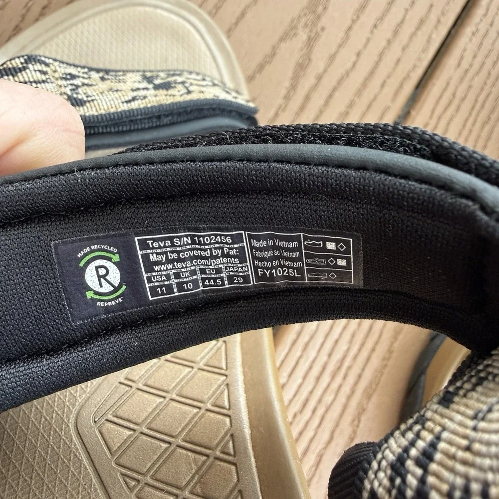 Teva Mens Terra Fi 5 Universal Sandals, Blend Breen  Size 11  #1102456 NEW